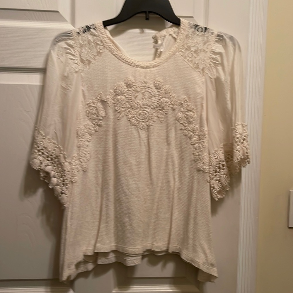 White floral loose fitting shirt from anthropologie